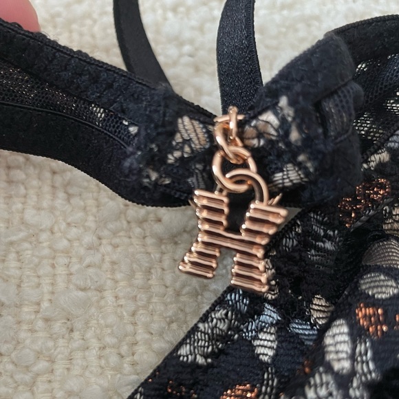 Savage X Fenty Asymmetrical Lace Bralette - Picture 4 of 4